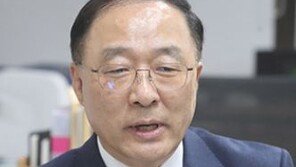 홍남기 “김수현 실장이 경제 컨트롤타워 ‘히든 원탑’? 동의하지 않아” 