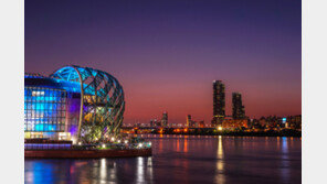 [김재범 기자의 투얼로지] 불빛 사이로 흐르는 노을…화려한 서울의 밤