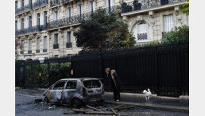 프랑스, 시위에 결국 유류세인상 ‘반년 보류’ 발표