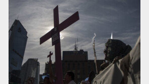 멕시코 고속도로서 강도들 총격전, 6명 사망