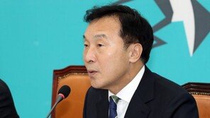 손학규 “文대통령, 국내 문제 외면 말라…5당 대표 회동하자”