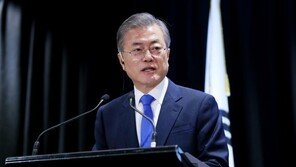 靑 “김정은 답방 18~20일 제안 사실 아냐…연내든 연초든 열려있어”