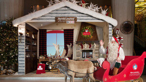 핀란드 공인 산타와 인증샷…“나도 SNS 스타”