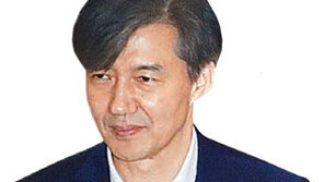 문재인 대통령 “공직기강 확립” 조국에 직접 지시… 경질론 선그어