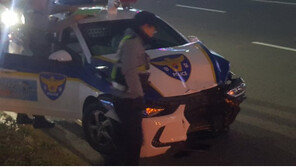 ‘공포의 추격전’ 경찰, 시민 차 들이받아 대형사고 날뻔