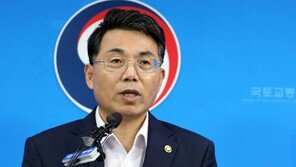 김정렬 2차관 “이달 남북철도 착공식…김정은 위원장 참석 가능성 높다”