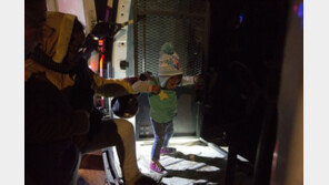 국경 넘은 캐러밴 난민, 美서 출산…“힘든 여정의 보상”