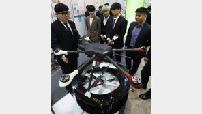 엔진 동력으로 작동하는 드론