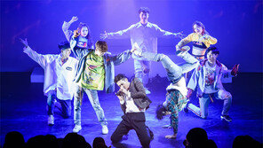 “관객 여러분, 미칠 준비하고 와서 즐기세요”