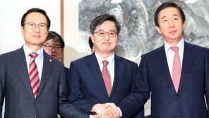 민주당 한국당 예산안 처리 합의 …김관영 “오늘부로 더불어한국당 출범”