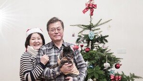 文대통령 “소득규모 체감 못하는 분 많다…민간 노력에 감사”