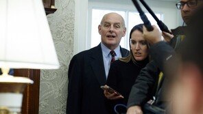 CNN “트럼프와 갈등 켈리 백악관 비서실장, 조만간 사임” 