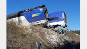 강릉 KTX  탈선…“복구에 30시간 이상 소요…버스 30대 운용”