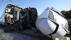 KTX열차 탈선사고 전 코레일 직원들 선로서 작업