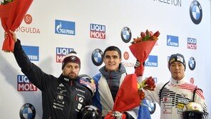 윤성빈, 평창 이후 첫 월드컵서 銅…“첫 경험 트랙서 좋은 결과 기뻐”