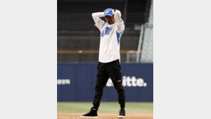 양준혁 이사장과 모델 한현민, 야구로 맺은 남다른 인연