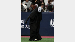 할리퀸·가오나시·그리고 강백호, 양준혁 자선야구 빛낸 볼거리들