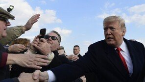 NYT “트럼프대통령 소추도, 탄핵도 가능성 낮다”