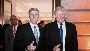 백악관 비서실장 후임 유력했던 ‘에이어스 카드’ 불발…또다른 후보는?