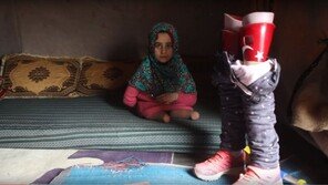 ‘깡통 의족’으로 생활하던 시리아 소녀, 새 의족 선물에…