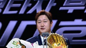 ‘현역 최다 GG’ 이대호에게 유독 특별했던 여섯 번째 수상