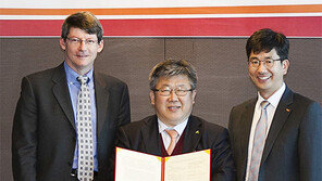 SKT-현대건설기계-美트림블, 드론 활용한 ‘스마트건설’ 협약