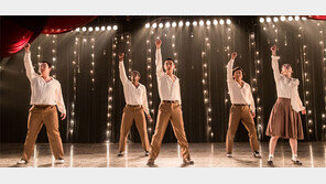 이념은 무슨, 춤이나 춰!… 신명난 포로수용소