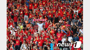 이번에는 베트남에 붉은 물결을…끝을 향하는 박항서의 도전