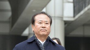 ‘남산 3억원 의혹’ 신상훈 전 사장 檢출석…참고인 조사