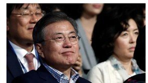 문재인 대통령, 美타임 ‘올해의 인물’ 후보…트럼프 등 다른 9명과 각축 