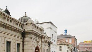 “개항장에 가서 타임머신 타고 시간여행 떠나요”