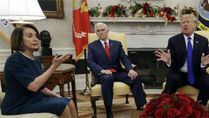 트럼프 vs 펠로시 ‘국경 장벽’ 설전