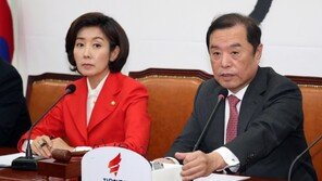 “국기문란” “내로남불”…한국당, 靑특감반 의혹 맹공