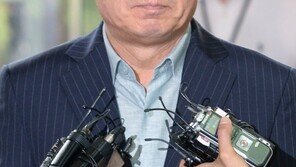 ‘직원 성추행’ 혐의  호식이치킨 전 회장에 징역 1년6개월 구형