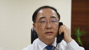 홍남기, 美재무장관에 “車 관세 부과 대상 제외” 요청