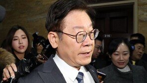 이재명, ‘백의종군’ 후 첫 국회 방문…소회 묻자 “시간 없다”