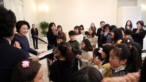 “김정은 위원장과 화해했어요?” 물음에 김정숙 여사 대답은?