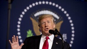 트럼프 “국경장벽만 효과 있어” 강경 입장 고수