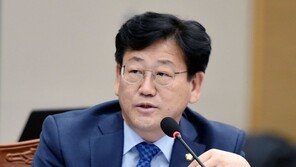 민주당, ‘공항 갑질’ 김정호 국토위 사보임 요구에 “지나친 정치공세”