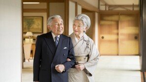 내년 퇴위하는 아키히토 일왕 생일 축하객 사상최다