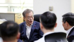 경제·특감반 논란…‘현안 산적’ 文대통령, 크리스마스 구상은?