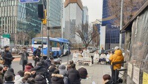 7명 숨진 고시원 앞 성탄예배…“가난으로 죽음 내몰리는 일 없길”