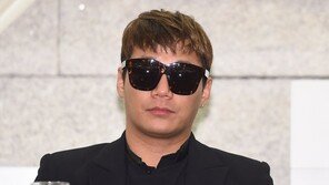 윤민수 측 “母 채무, 오해풀고 합의…허위 유포 강경대응”