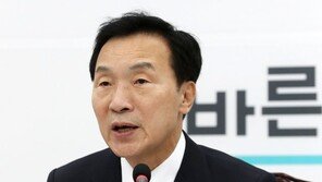 손학규 “文, 이념편향적 경제철학…시장 혼란 가중”