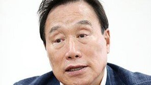 김광두 또 사의 표명에도…잡고 싶은 靑 “대통령 판단 좀 더 두고 봐야”