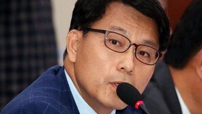 윤상현 “북한군=적 문구 삭제? 靑안보의식 바꿔야”