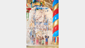 평균 수온 31도서 화끈한 물놀이…“추위야, 가라”