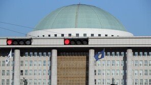 여야, 연말까지 치열한 공방전…조국 국회 출석 ‘난타전’ 예고