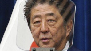 아베, 레이더 영상 공개 강행…“강제징용 판결에 화 나 있어”