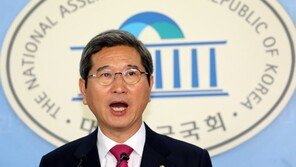 김학용 “군대인가 학원인가…병사는 병사 다워야 정상”